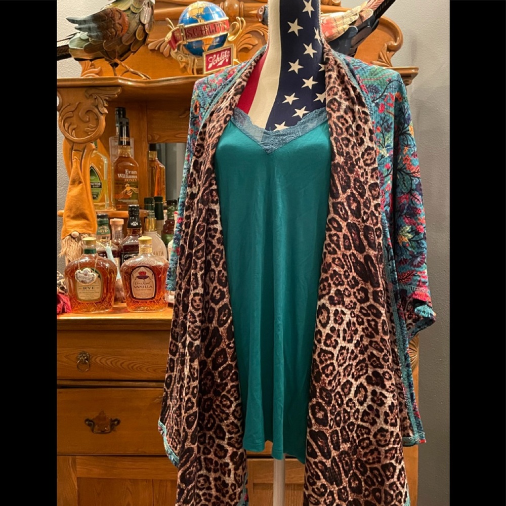 BNWT Crazy Train Cheetah Floral Poncho